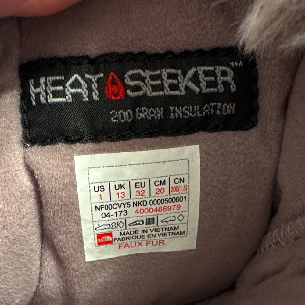 The North Face Snow Boots Kids Black and Gray Winter Boots 1 - Picture 2 of 9